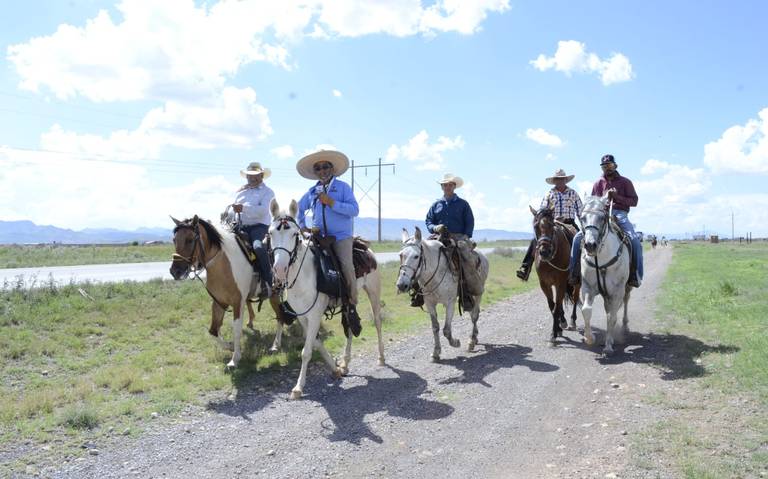 Jinetes de la Cabalgata Villista arriban a Ejido Sacramento