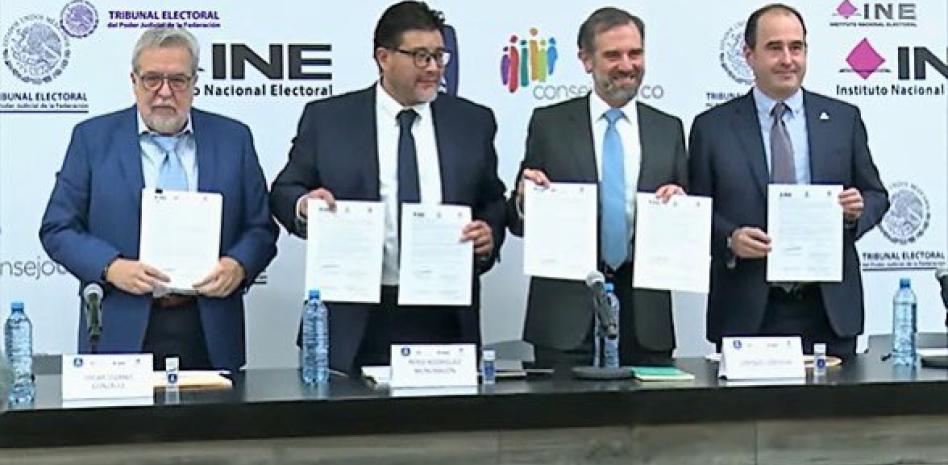 INE y TEPJF firman convenio con la sociedad civil de NL para defender el voto
