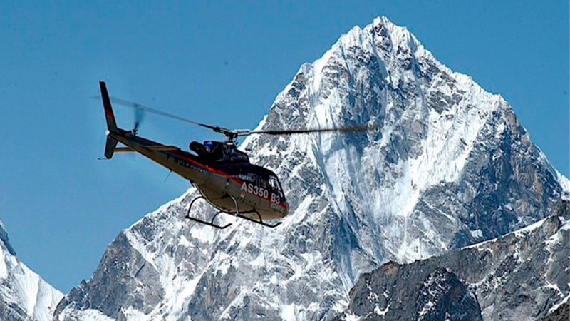 Mueren cinco turistas mexicanos en accidente de helicóptero cerca del Everest