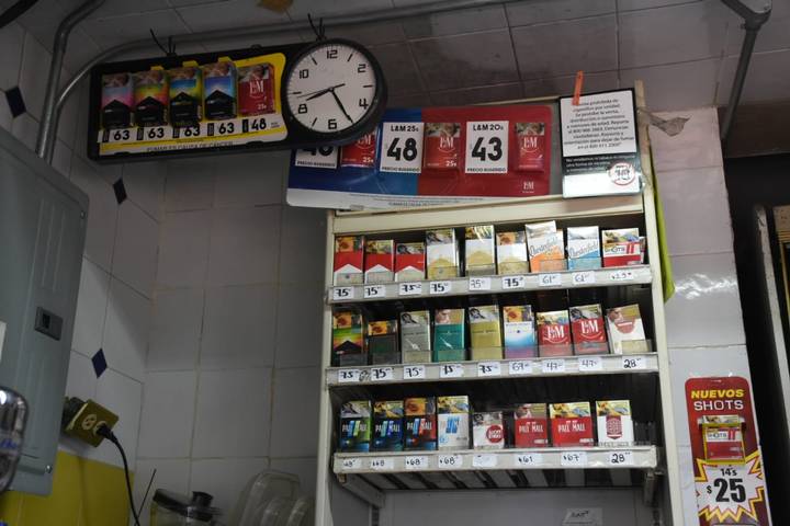 Algunos comercios ya eliminaron publicidad del tabaco; otros desconocen el decreto