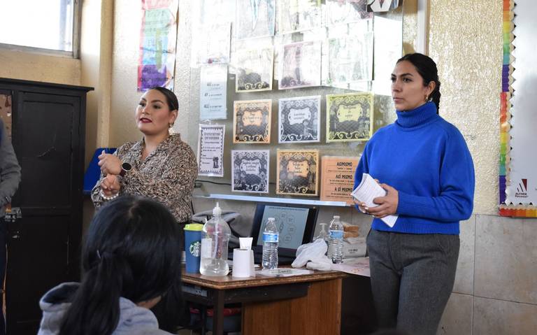 IMM acude a escuelas para dar charlas contra violencia de género