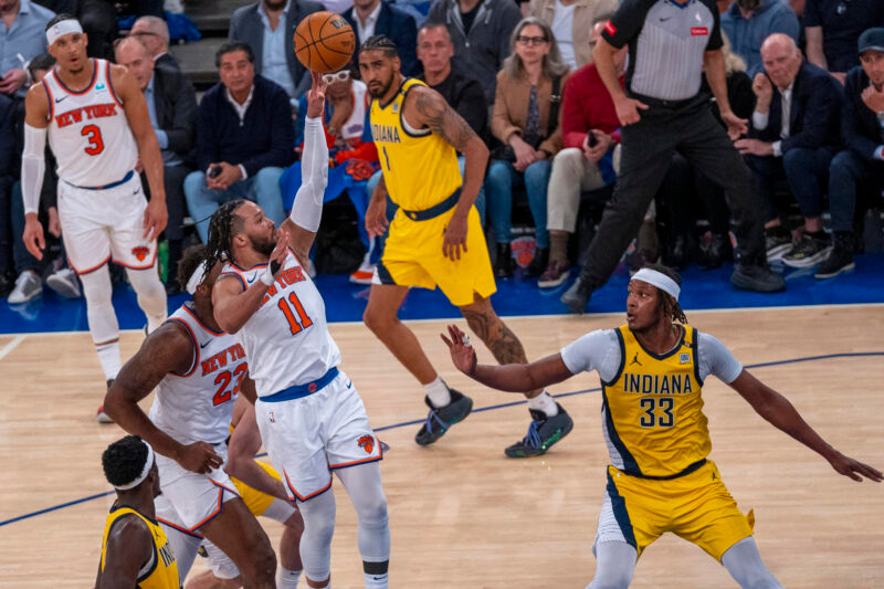 Brunson deja a los Knicks a un triunfo de las finales del Este