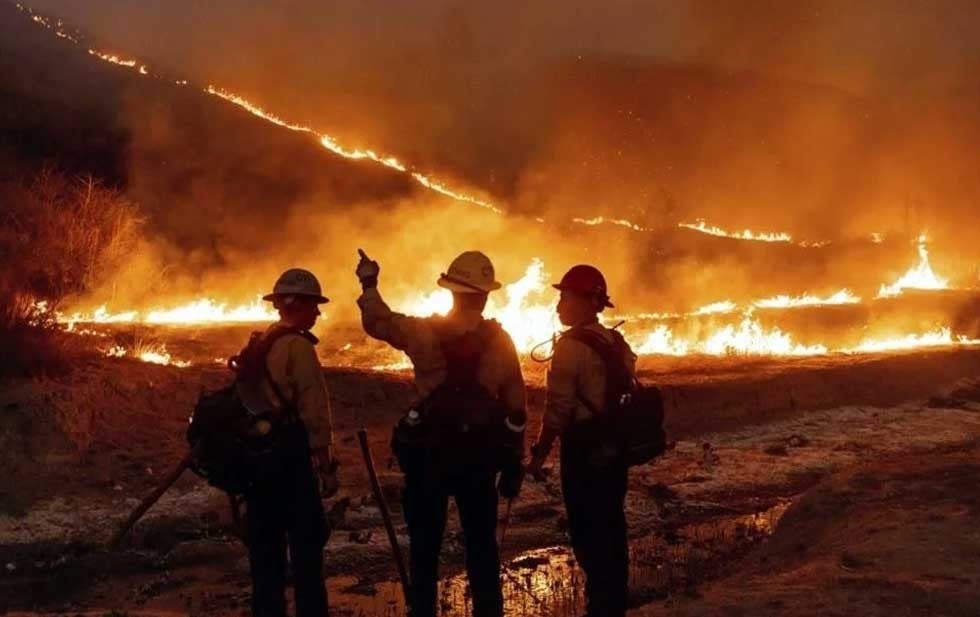 Envía México contingente para combatir incendios en LA