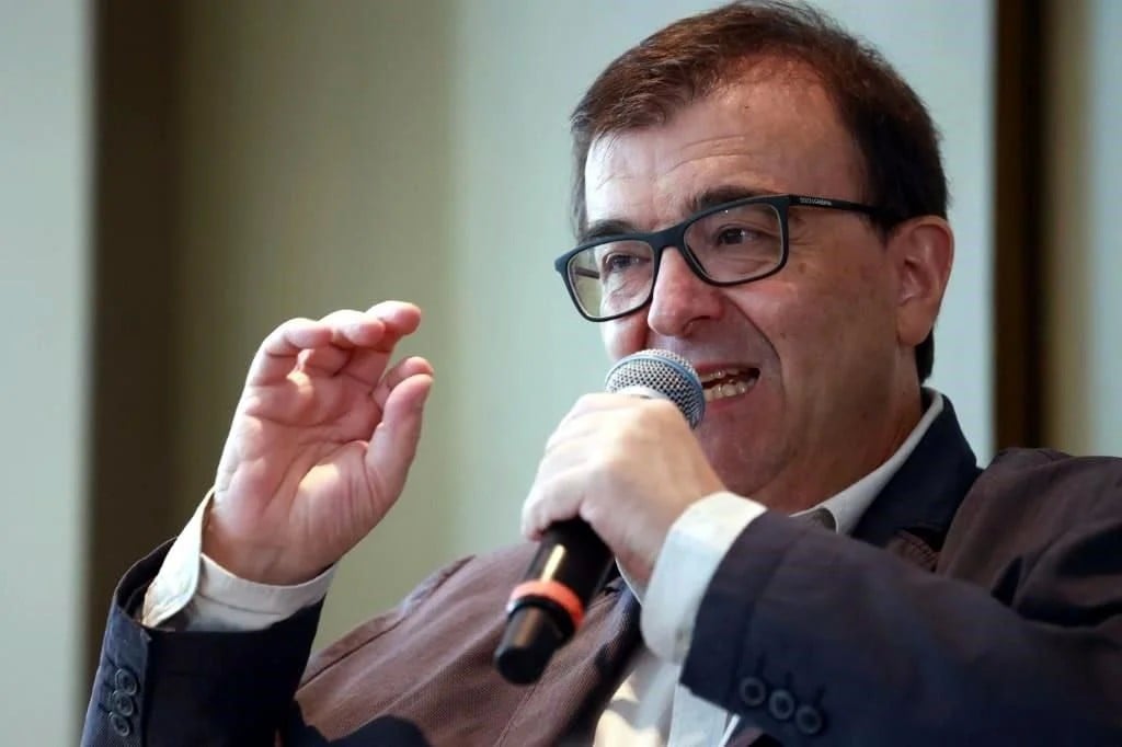 Persigue Cercas enigma vinculado al Papa Francisco